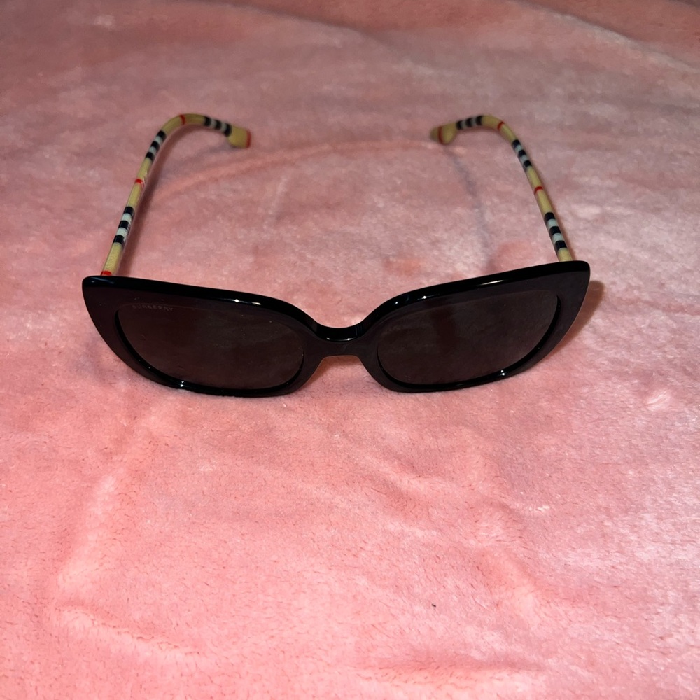 Women Burberry Sunglasses